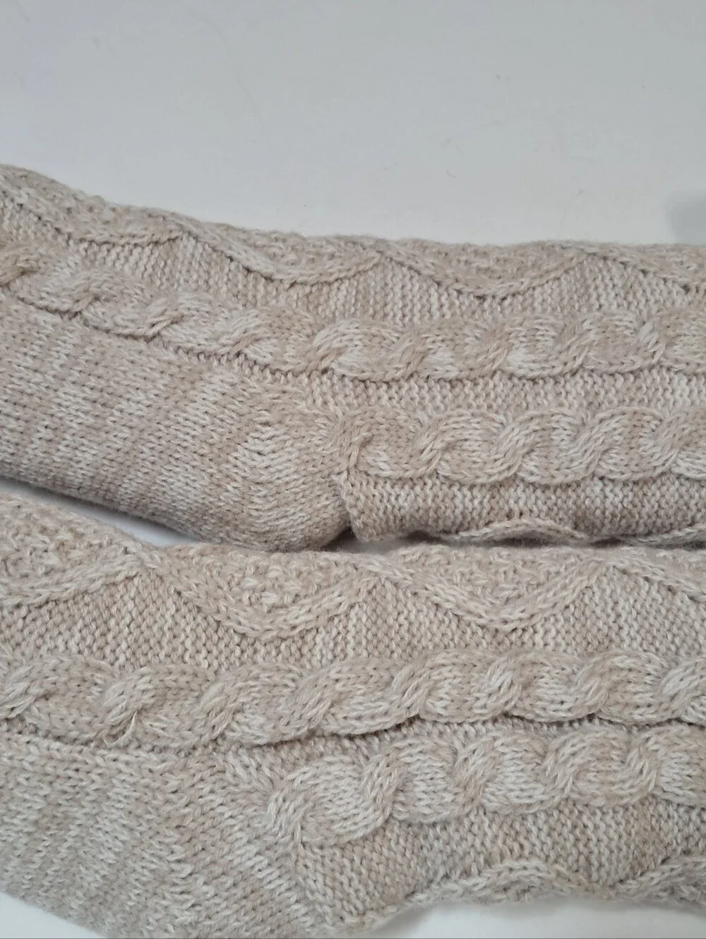 UGG Slipper Socks Cream Color - Picture 5 of 13